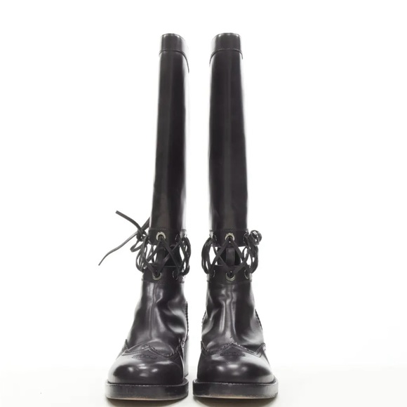 Chanel interlocking CC cut out leather lace up boot - Picture 15 of 16